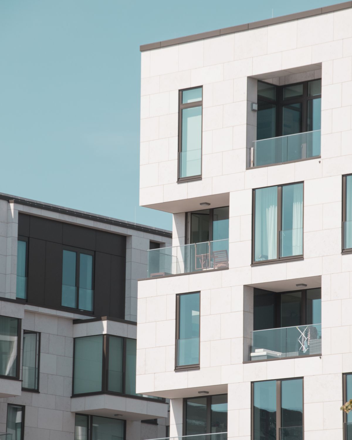 Edificio residencial moderno / Modern residential building